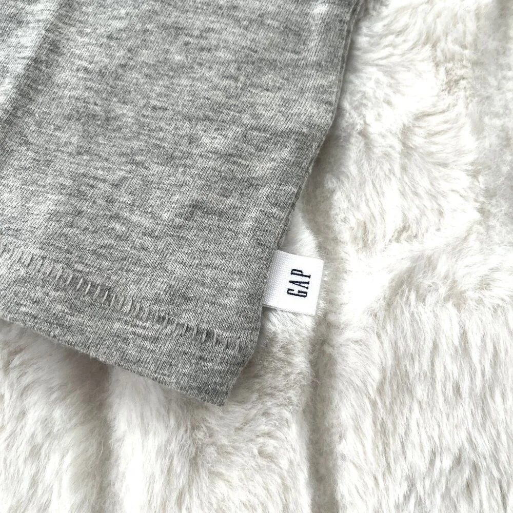 NWT Kids GAP Christmas Story T-Shirt (Gray) S / 6-7